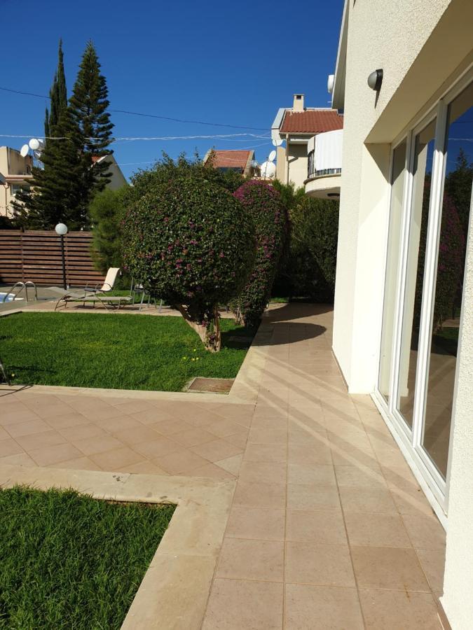 Villaviktoria Limassol Luaran gambar